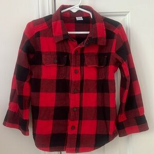 Old Navy boys red and black buffalo plaid flannel long sleeve shirt. Size 4T.